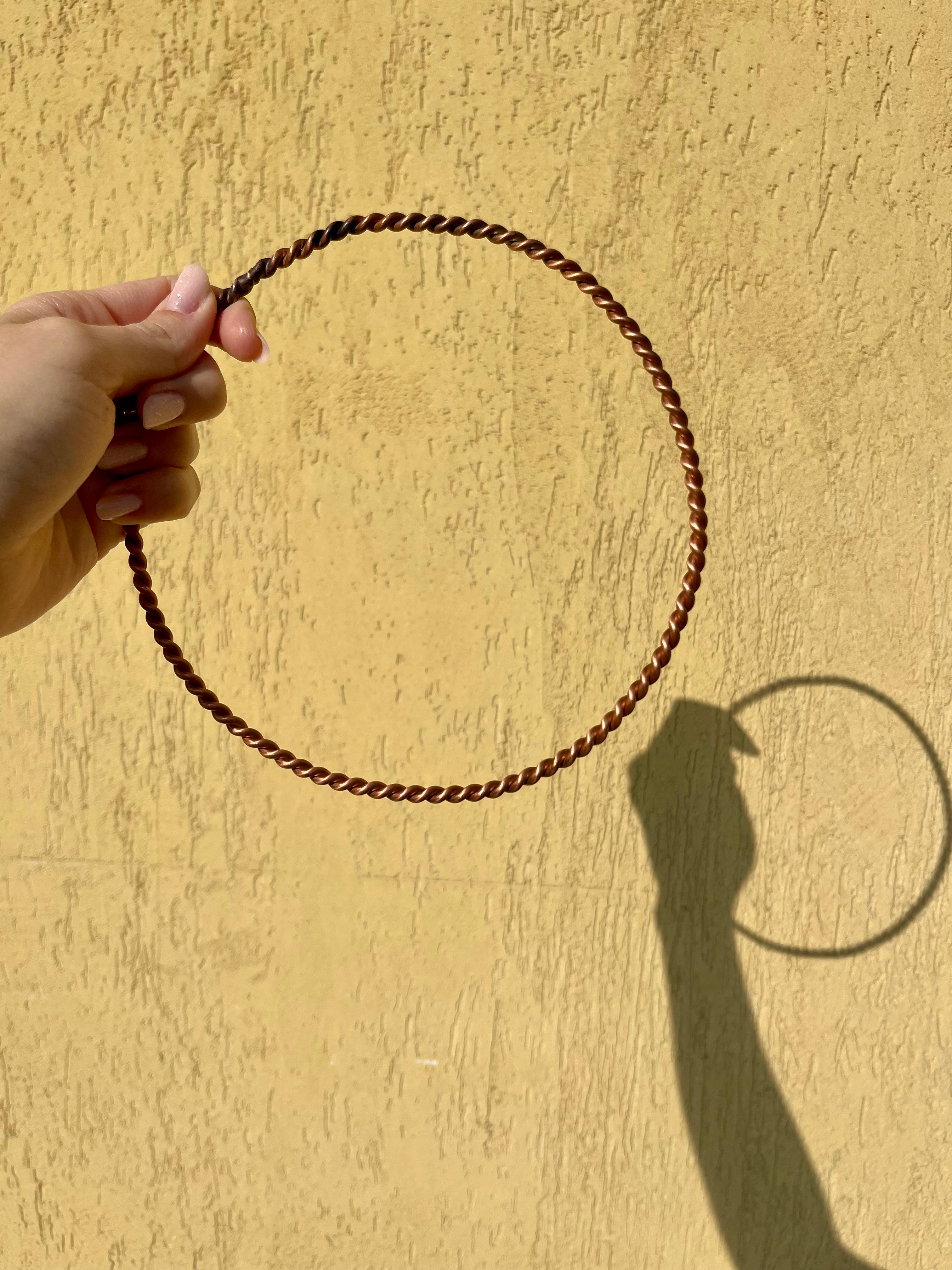 Cum funcționează un inel tensor: știința din spatele armoniei energetice