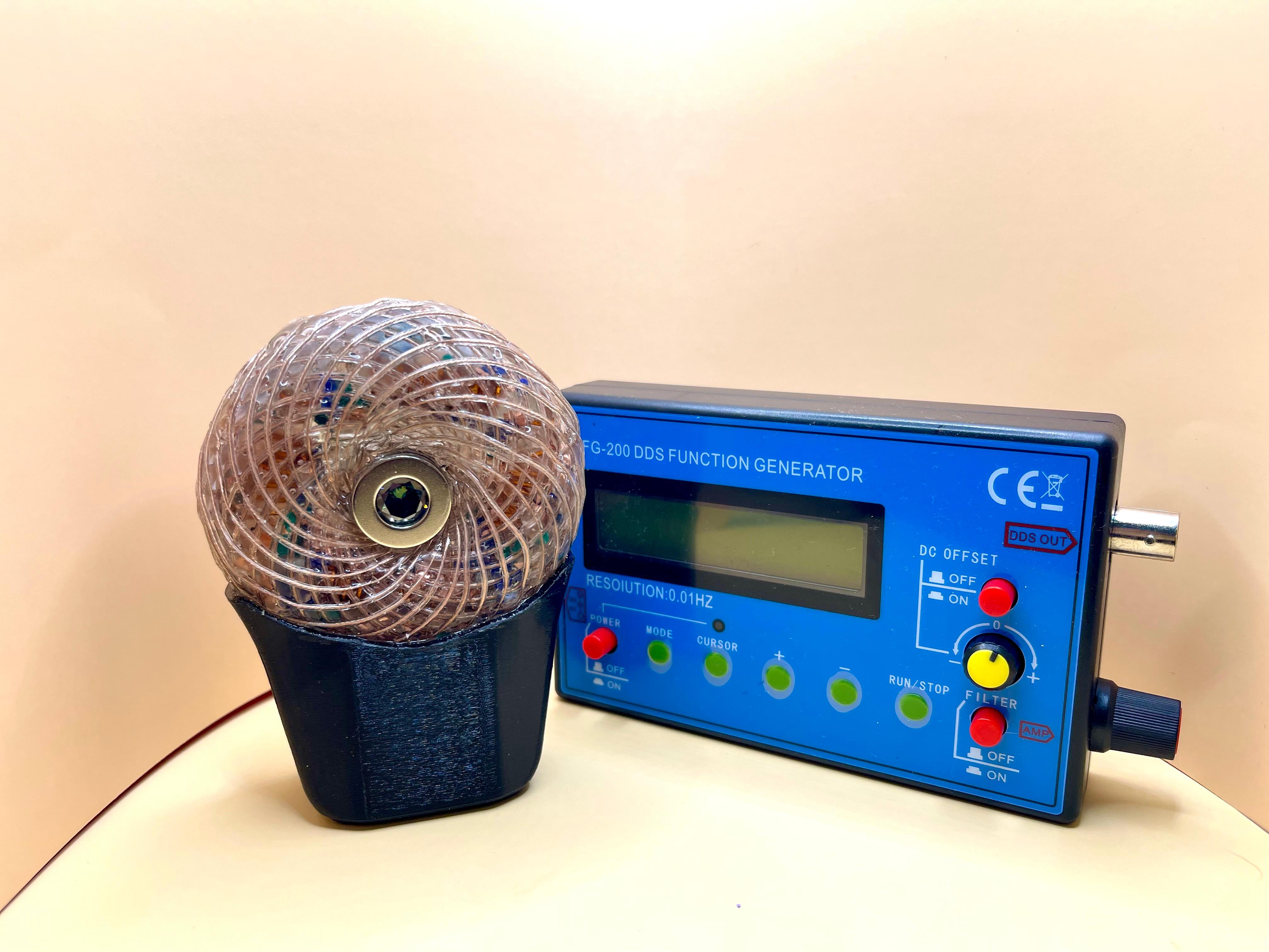 Bobină Toroidală – Generator Integrat de Frecvență cu Diamant Mosaic și Cristale